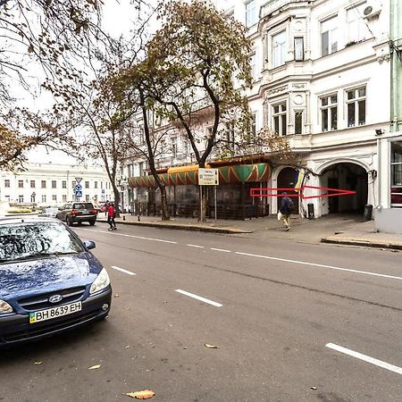 Центр Однокомнатная Просторная Квартира Улица Екатериниская Odessa Exterior foto